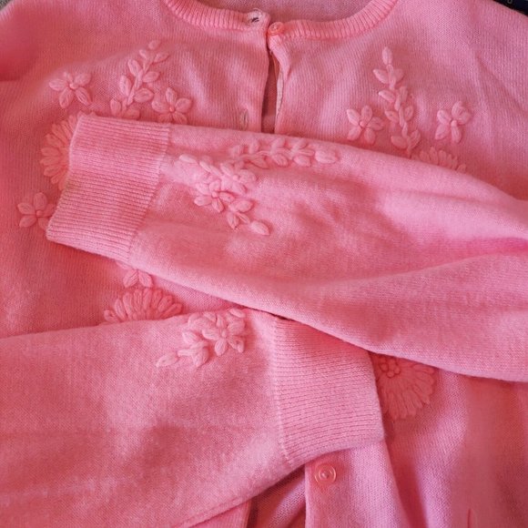 Vintage 60s Mod Bright Pink Knit Cardigan Sweater 3d Flowers Medium Pinup - Picture 6 of 10